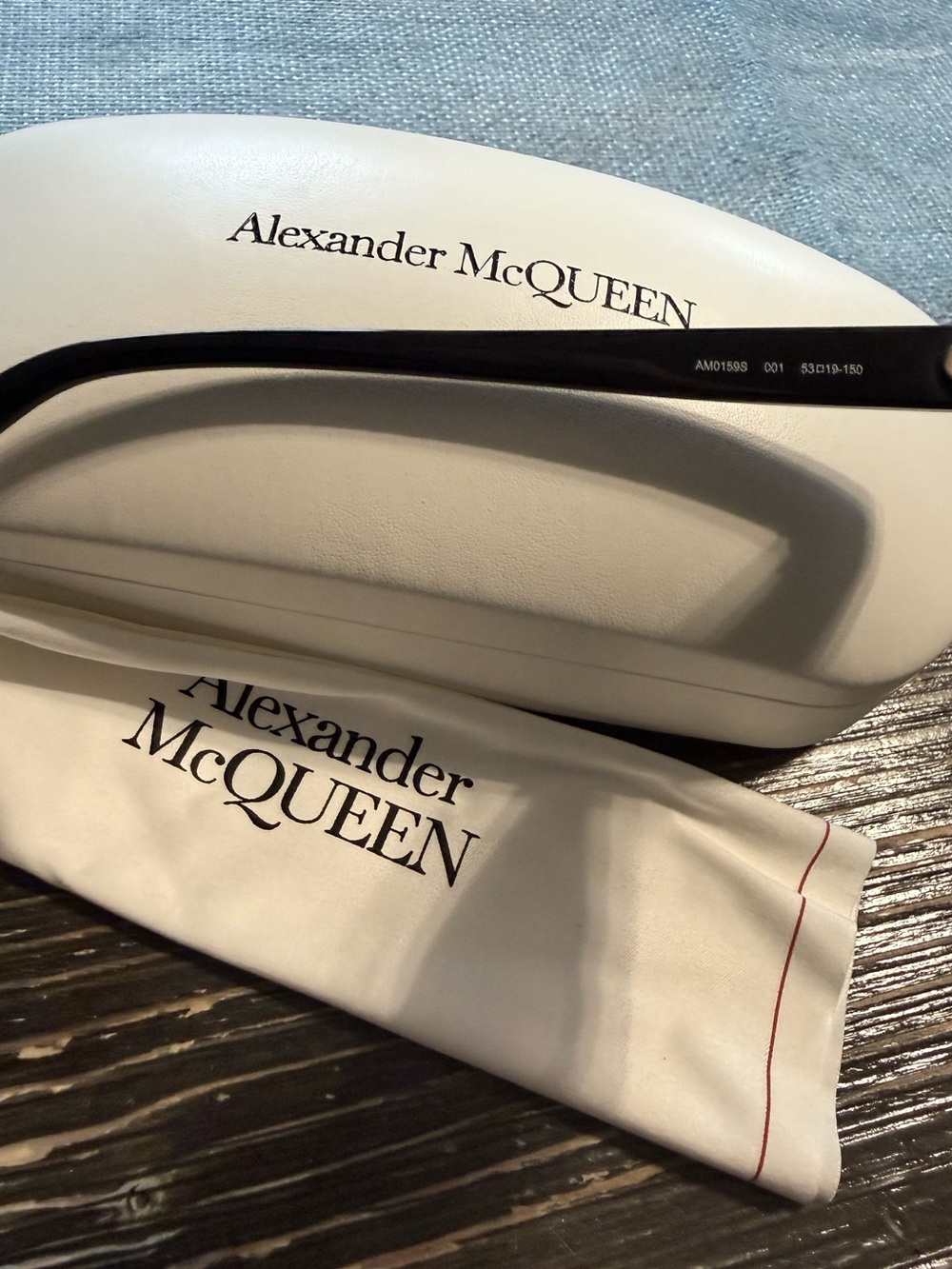 Alexander McQueen Black Cat-Eye Sunglasses with Gold Skull Detail - Picture 7 of 10